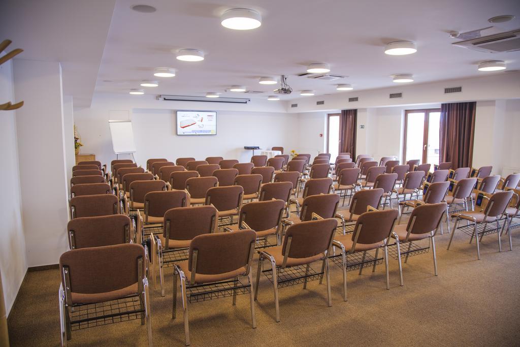 Zlaté Moravce Hotel Eminent מראה חיצוני תמונה