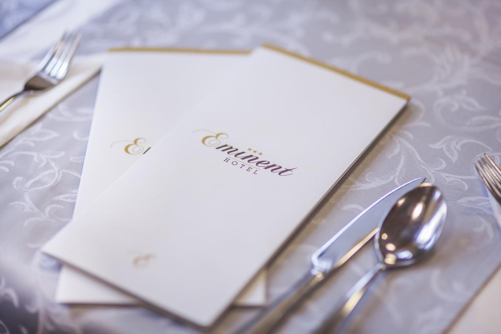Zlaté Moravce Hotel Eminent מראה חיצוני תמונה