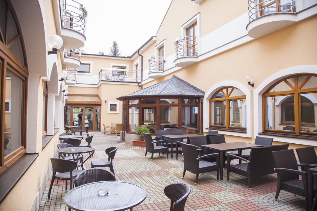 Zlaté Moravce Hotel Eminent מראה חיצוני תמונה